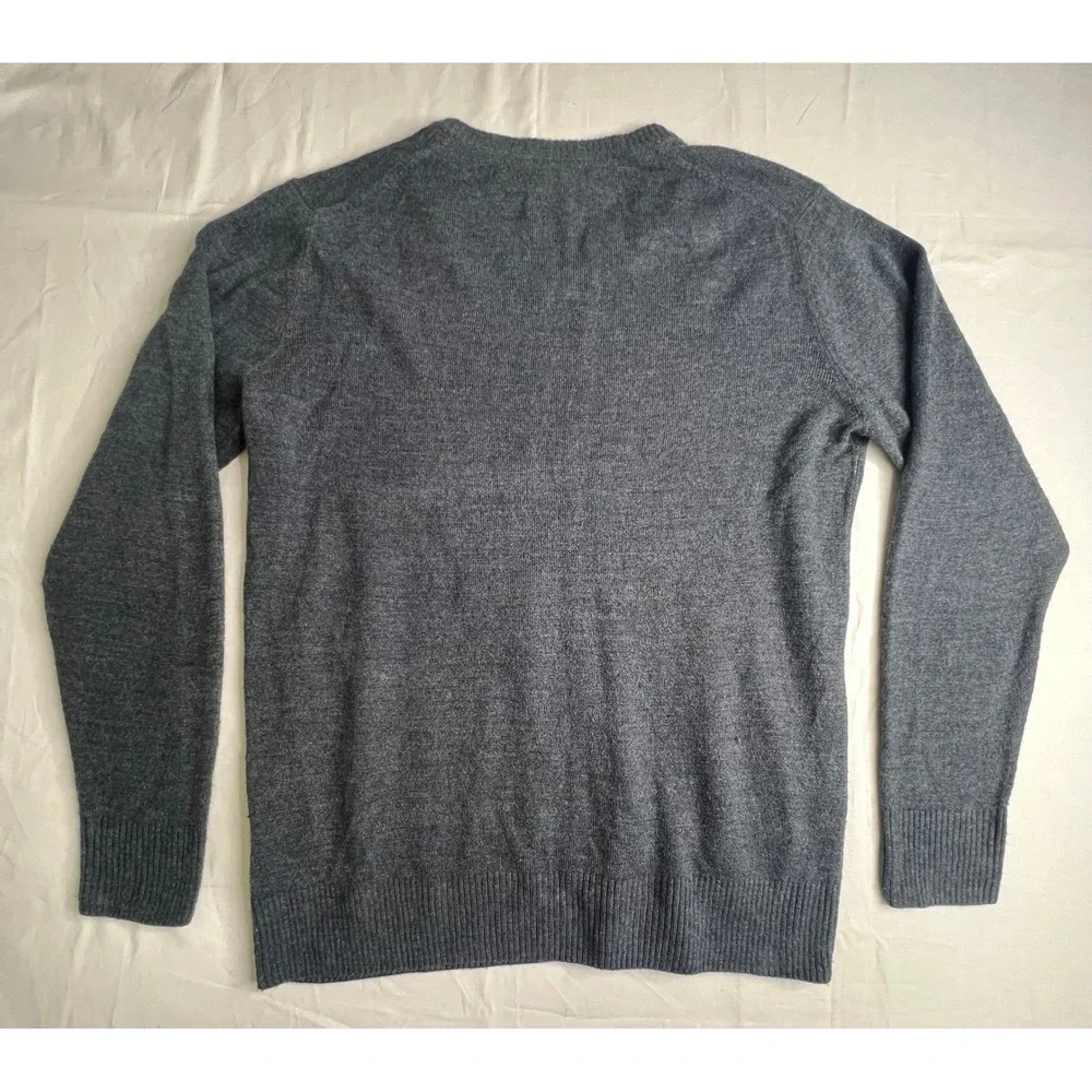 U.S. Polo Assn. Men's Gray V-Neck‎ Sweater, Classic Style, Medium